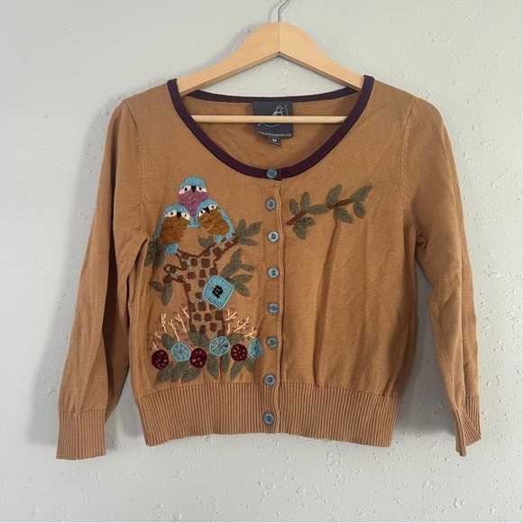 Knitted Dove Tan Floral Embroidered Cardigan Sweater Casual Neutral Medium - Picture 1 of 7